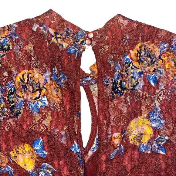 Almost Famous Casual Lace Bodycon Dress - Picture 4 of 5